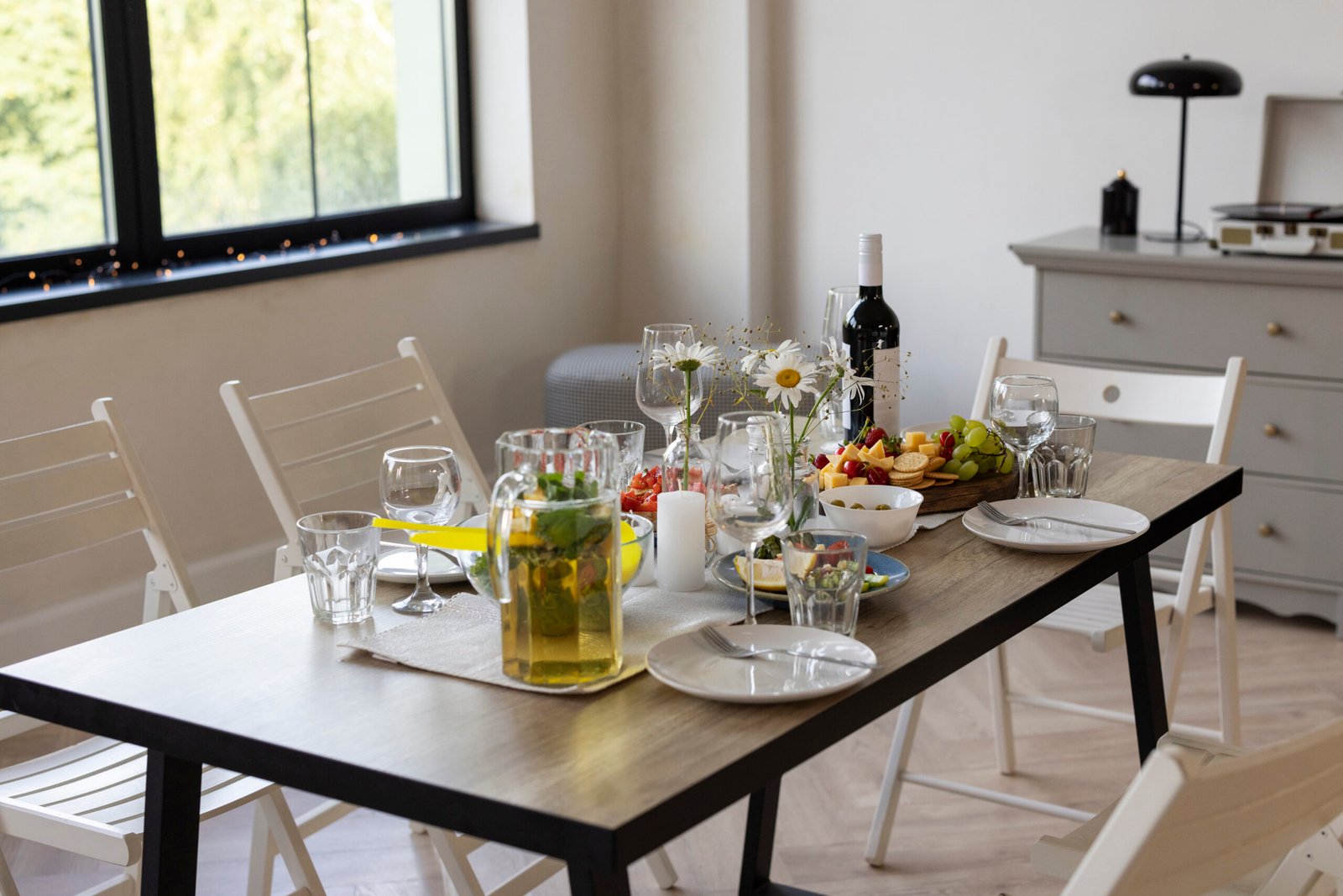 Read more about the article what is the difference between a kitchen table and a dining table